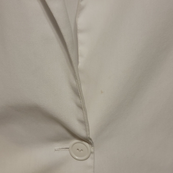 Vintage C,Mon size 14 white button blazer, shoulder pads, pockets on front - Picture 3 of 8